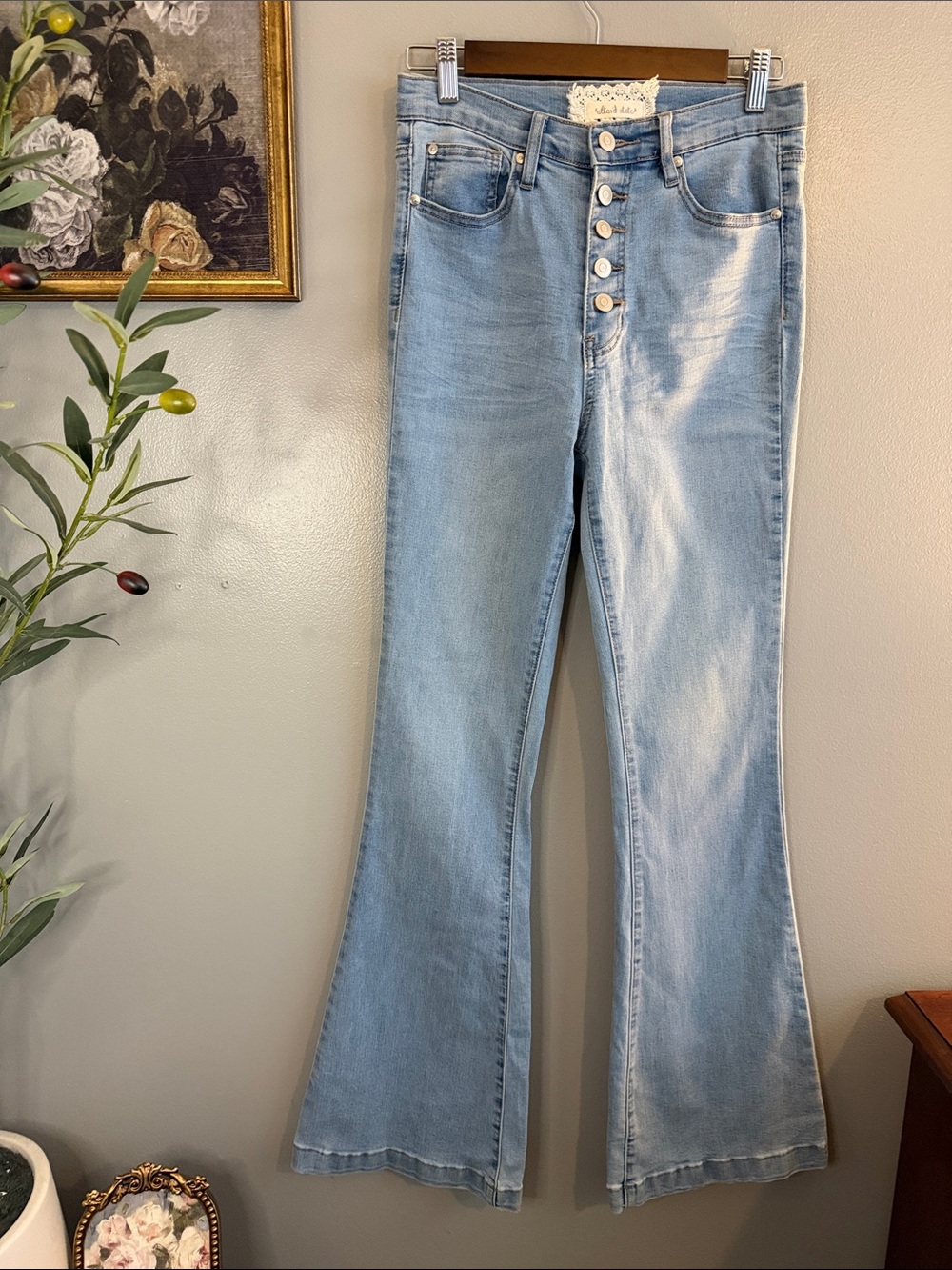 Altar'd State High Rise Button Fly Flare Jeans Light Wash Size 28 - Picture 6 of 9